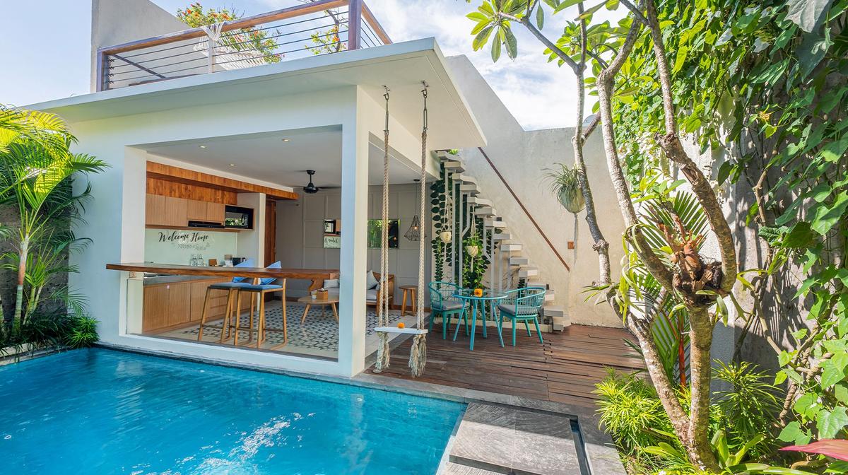 Romantic Seminyak Private Pool Villas with Daily Breakfast & Daily Bucket of Beers