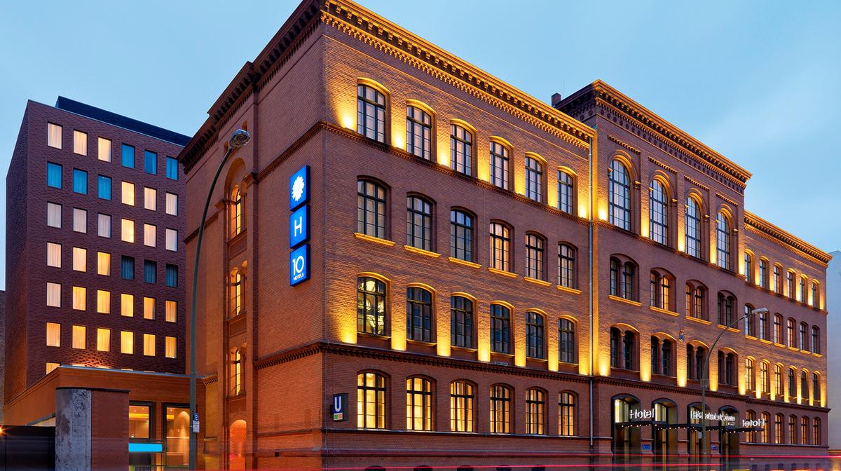 Heritage Berlin Escape near Iconic Kurfürstendamm with Daily Breakfast