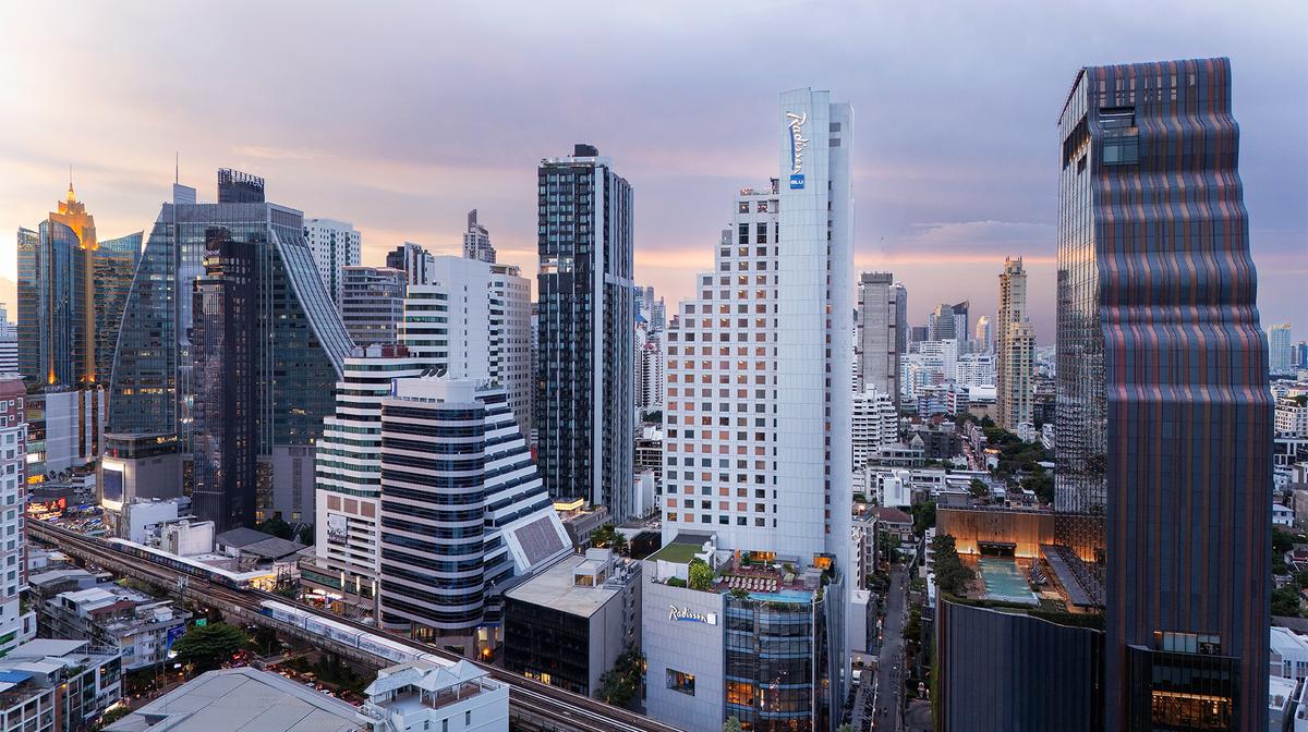 Sky-High Bangkok Sukhumvit Sanctuary with Rooftop Bar, Daily Breakfast & Nightly Free-Flow Drinks