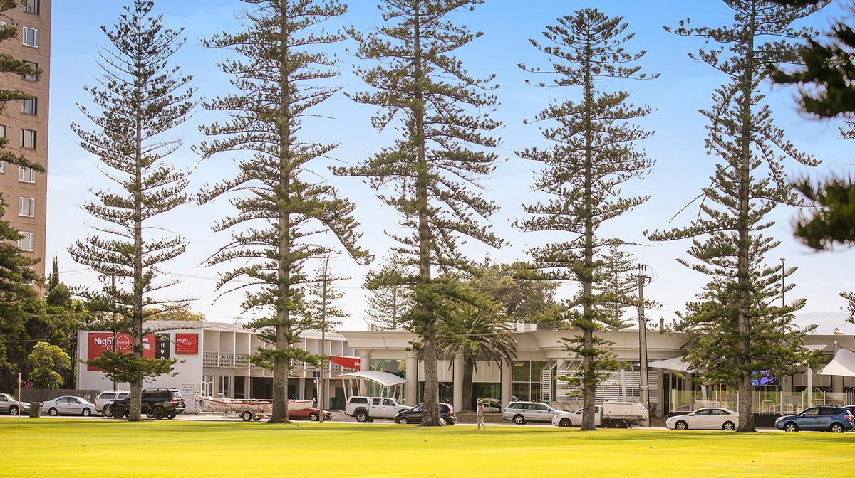 Beachside Glenelg Getaway just 20 Minutes from Adelaide with Breakfast Hamper