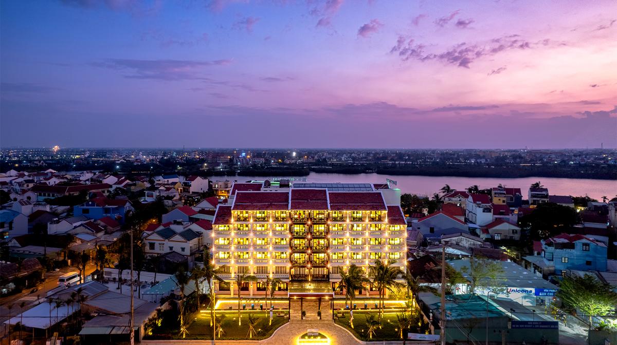 Hoi An Beachside Retreat near Ancient Town with Daily Breakfast & Free-Flow Cocktail Hour