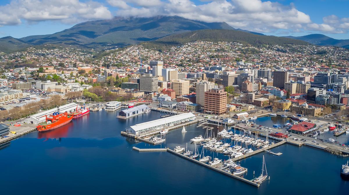 Hobart Self-Contained Apartment Escape on Waterfront with Local Treat Hamper