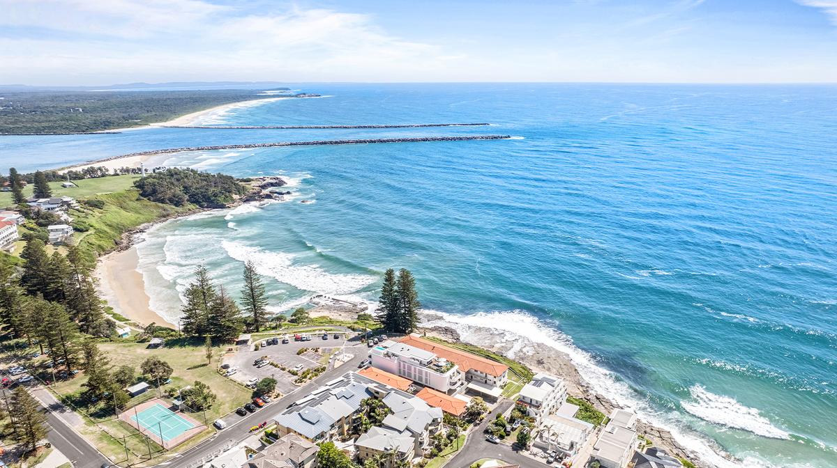 Laidback NSW Coastal Charm Steps from Idyllic Yamba Main Beach