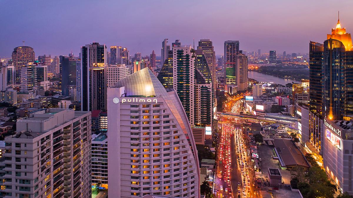 Five-Star Bangkok Luxury with Daily Buffet Breakfast, Massages & Executive Lounge Access with Nightly Cocktails