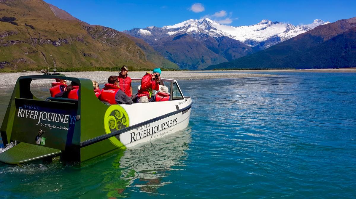 Wanaka: Four-Hour Jet Boat & Wilderness Walk Adventure