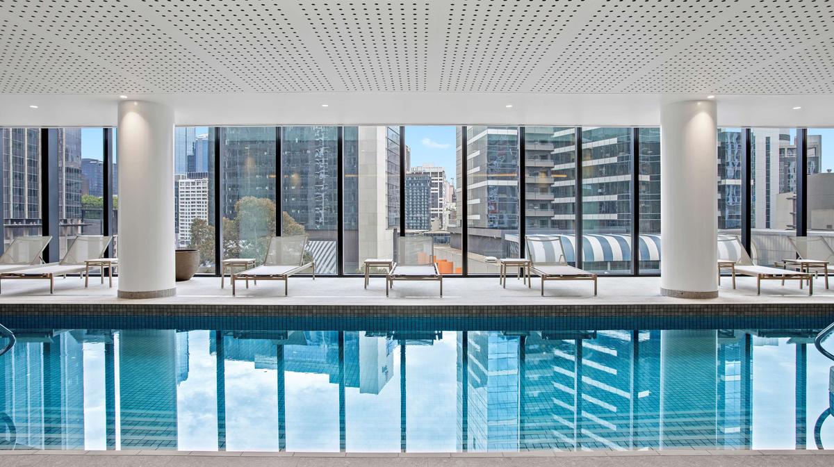 Melbourne Southbank Apartment Break with Indoor Pool