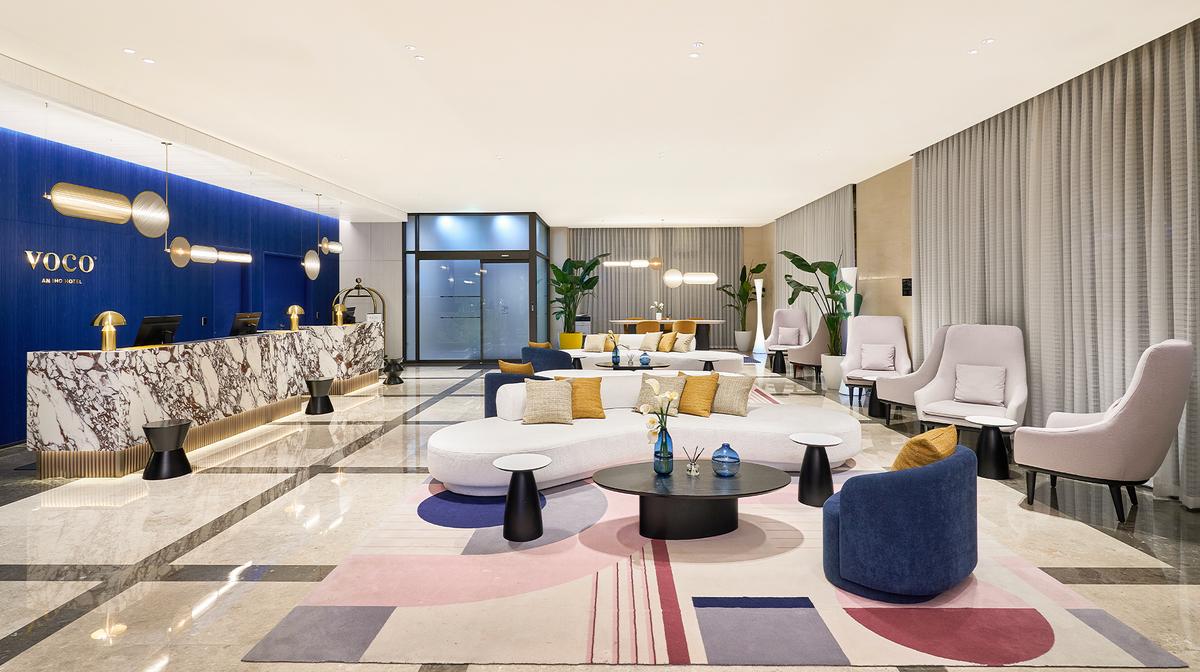 Grand Opening: Seoul Landmark Escape with Daily Breakfast, Free-Flow Drinks Hours & Club Lounge Access