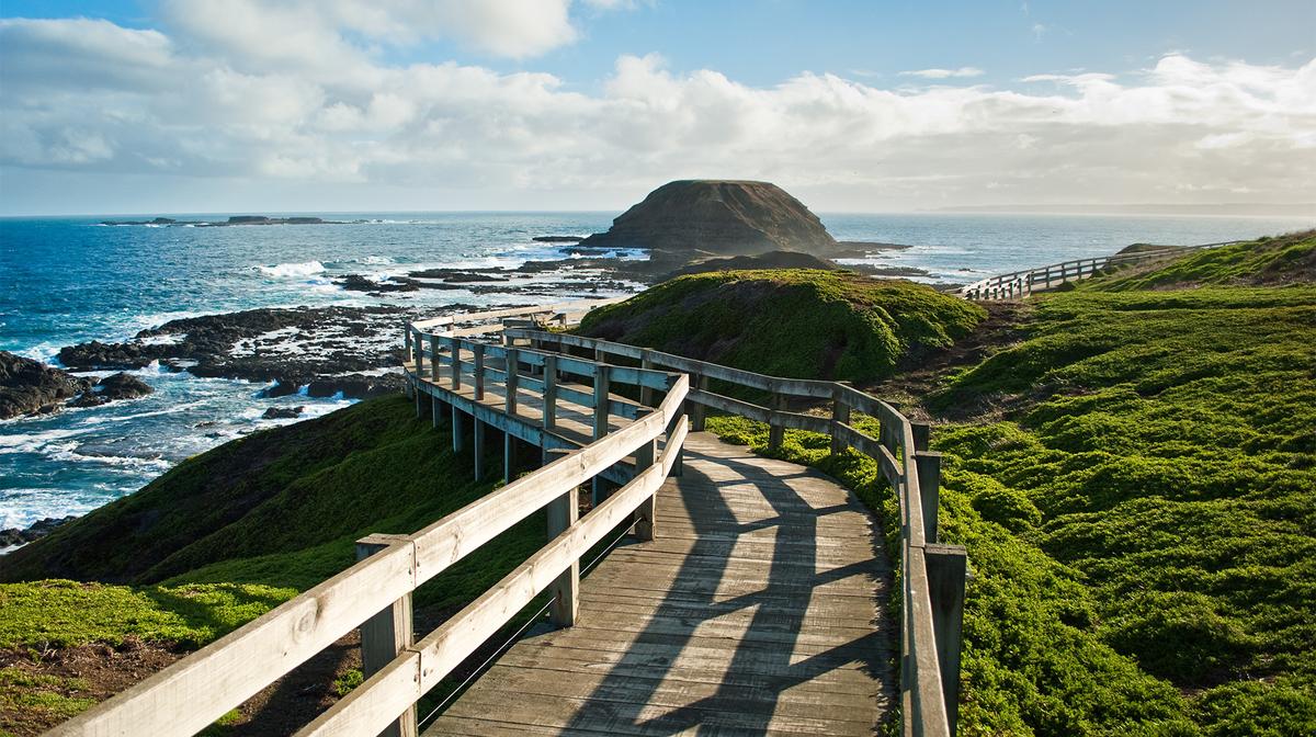 Phillip Island Family-Friendly Two- & Three-Bedroom Villas with Heated Indoor Pool & Onsite Restaurant