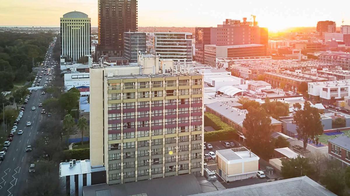 Central Adelaide Escape Overlooking Park Lands