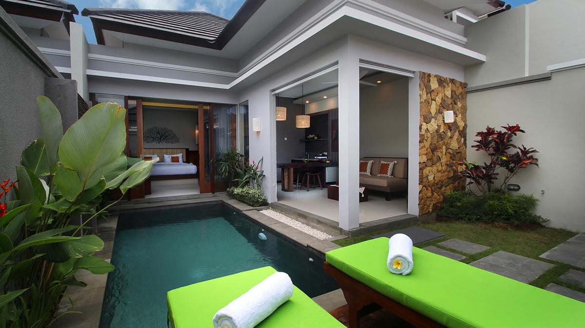 Seminyak Private Pool Villa with Massages, Daily Cocktails & Daily Breakfast