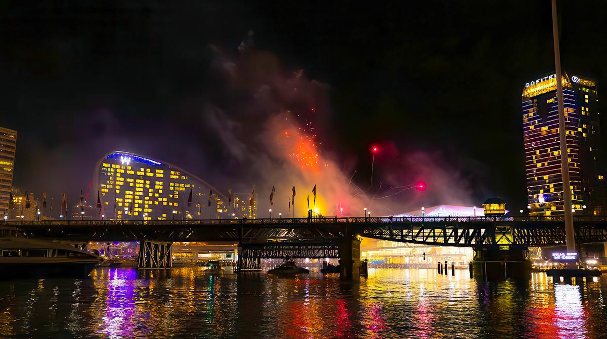 Sydney: Spectacular Four-Hour Australia Day Fireworks Cruise from Sydney Harbour with Canapes & Soft Drinks