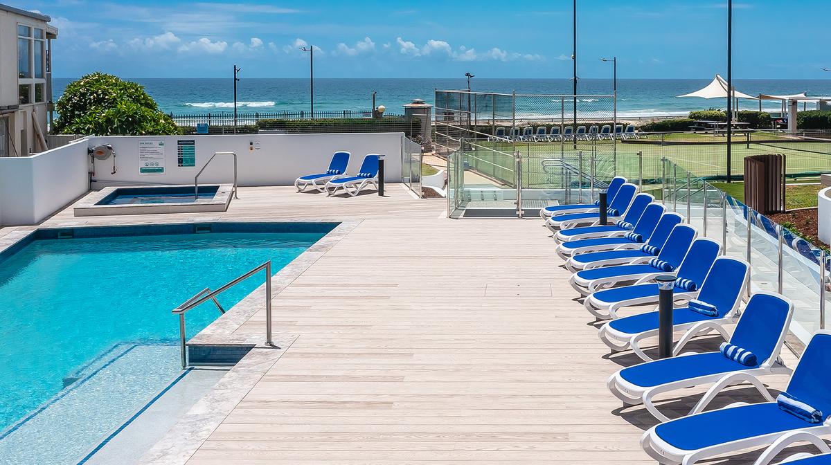 Oceanfront Self-Contained Gold Coast Apartments with Direct Beach Access, Heated Pool & Tennis Courts