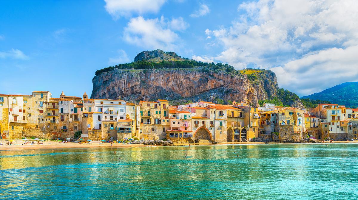 Sicily Highlights Tour with Handpicked Accommodation, Mount Etna Wine Tasting, Baroque Tour & Agrigento Valley of the Temples