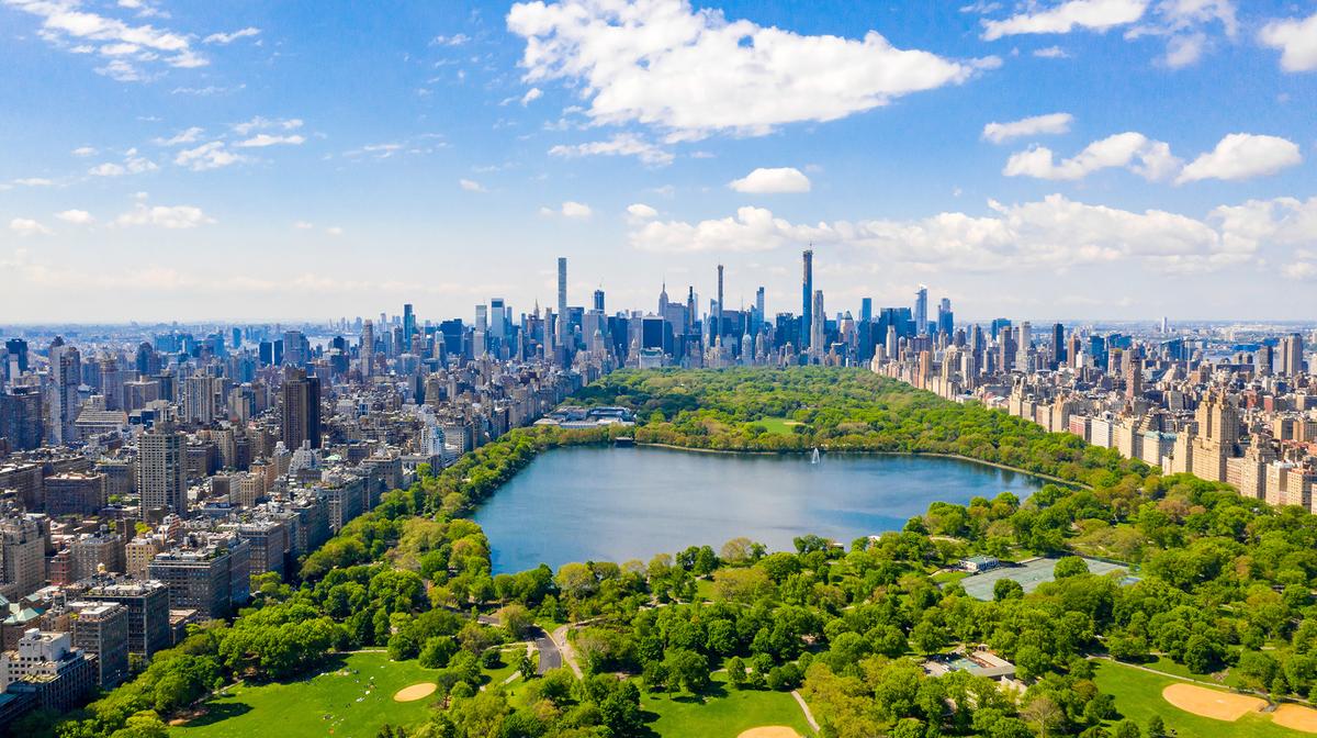 New York City Sky-High Central Park Retreat with Daily Breakfast & Lounge Access