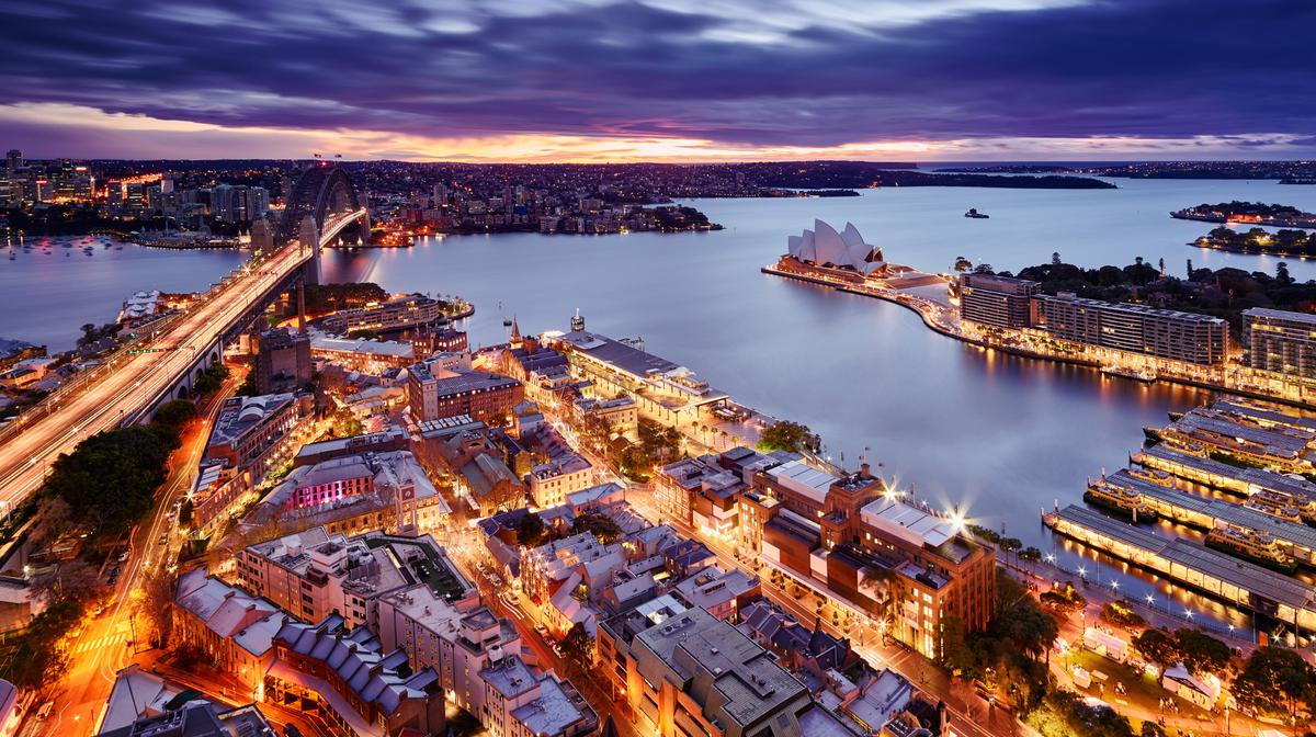 Iconic Shangri-La Sydney Glamour with Horizon Club Access, Daily Breakfast & Dining Credit