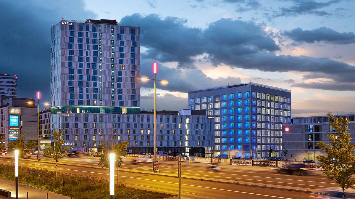 Contemporary Stuttgart Apartment Escape near Mercedes-Benz Museum with Rooftop Terrace