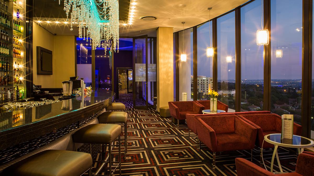 Cosmopolitan Johannesburg Escape with Outdoor Swimming Pool