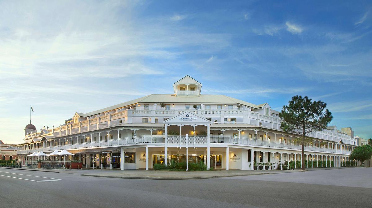 Heritage Fremantle Esplanade Escape with Two Swimming Pools