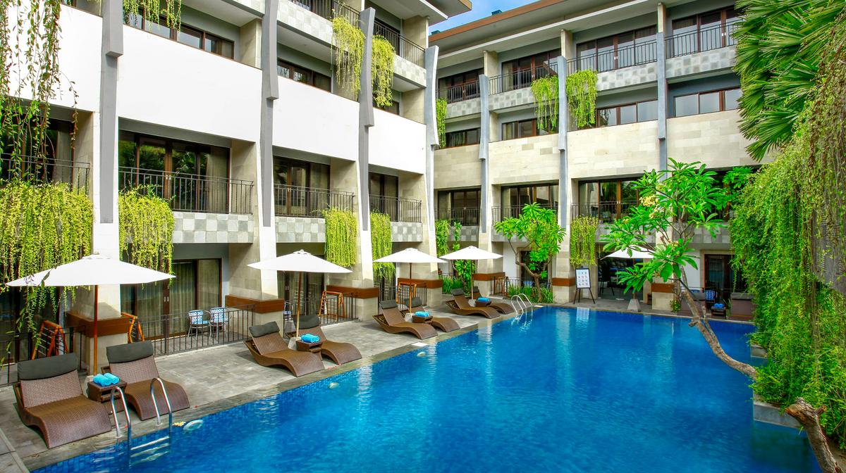 Stylish Bali Hotel near Legian Beach with Daily Breakfast, Nightly Cocktails & Massages