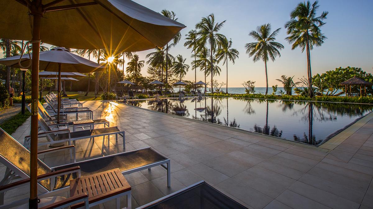 Khao Lak Beachfront Paradise with Thai Massages, Daily Dining & Drinks