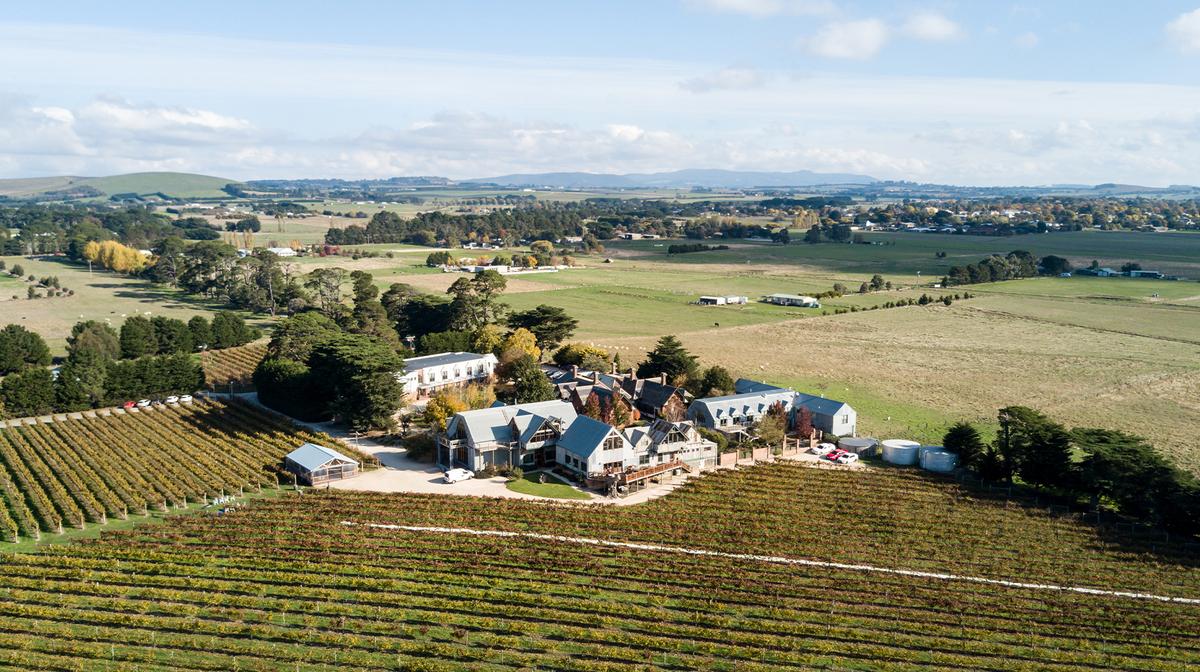 Victoria Macedon Ranges Boutique Winery Stay with A$50 Dining Credit, Daily Breakfast & Nightly Drinks