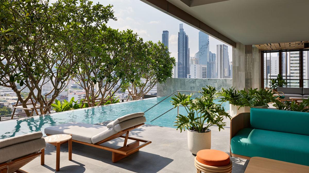 Sky-High Central Bangkok Retreat with 16th-Floor Infinity Pool, Daily Breakfast & Nightly Cocktails