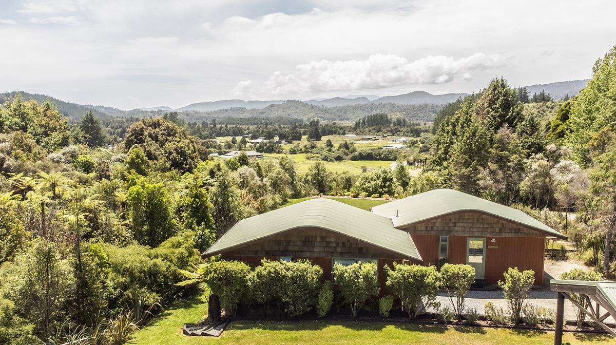 South Island Chalet-Style Cottage Stay with Outdoor Hot Tub