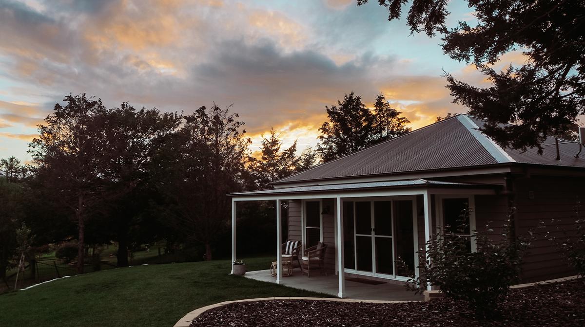 Charming NSW Cottage Escape near Bathurst on Working Cattle Farm