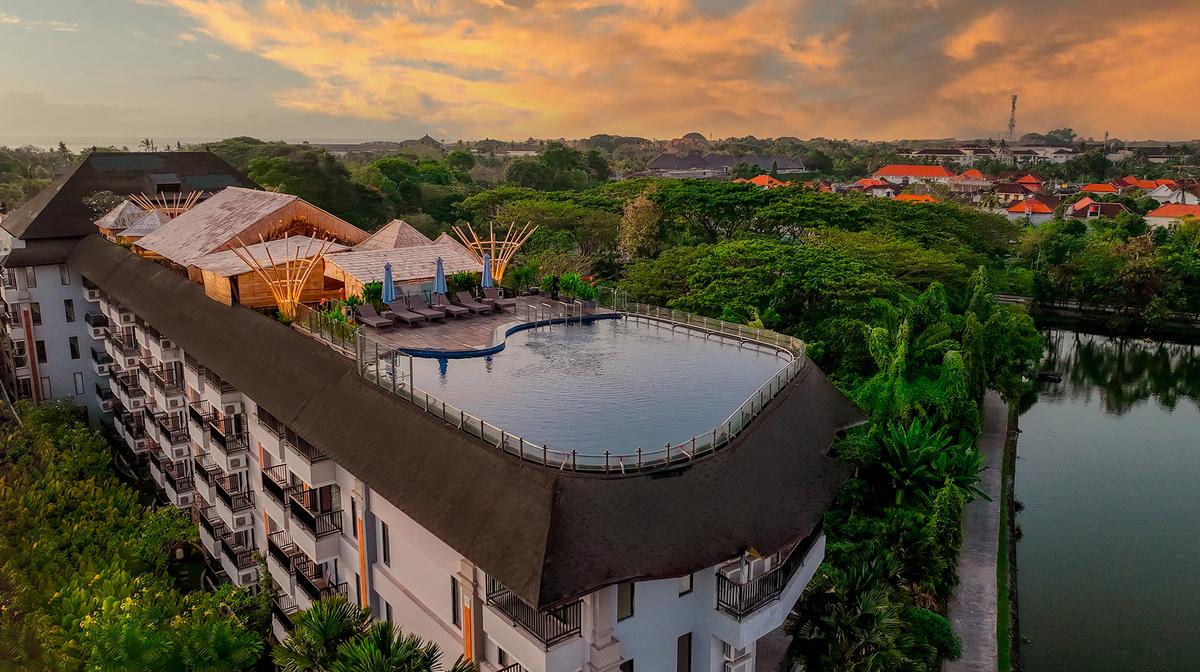 Tropical Nusa Dua Escape with Daily Breakfast, Nightly Free-Flow Cocktail Hour & Infinity Pool