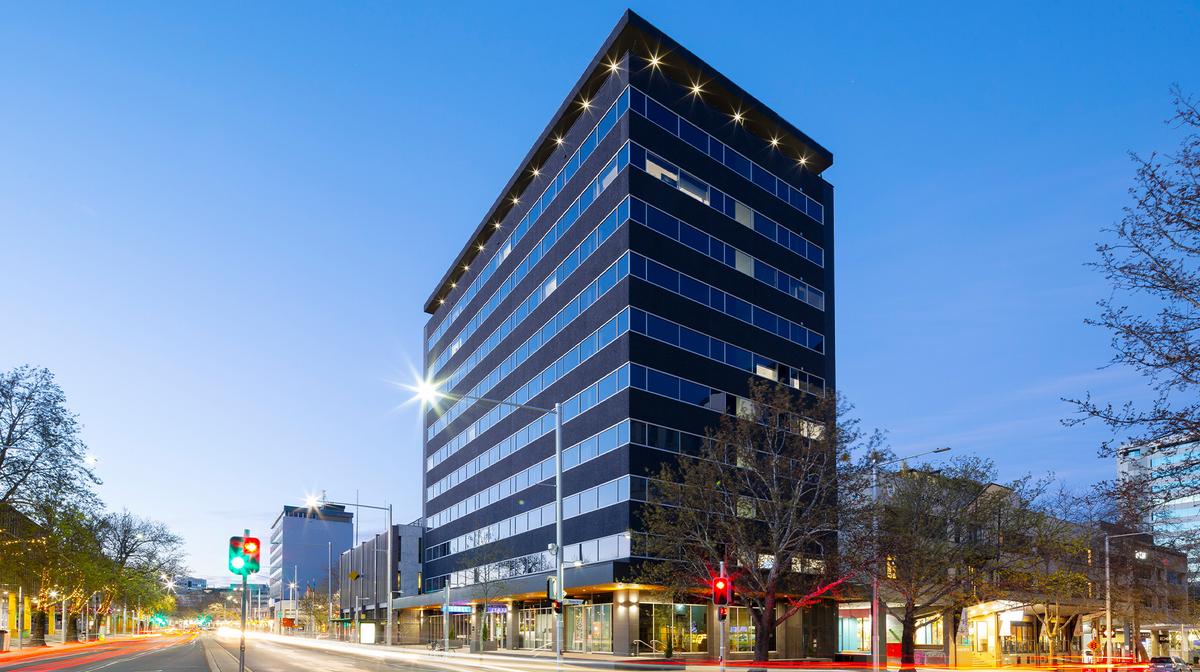 Contemporary Canberra London Circuit Stay Next to Civic Square with Daily Breakfast