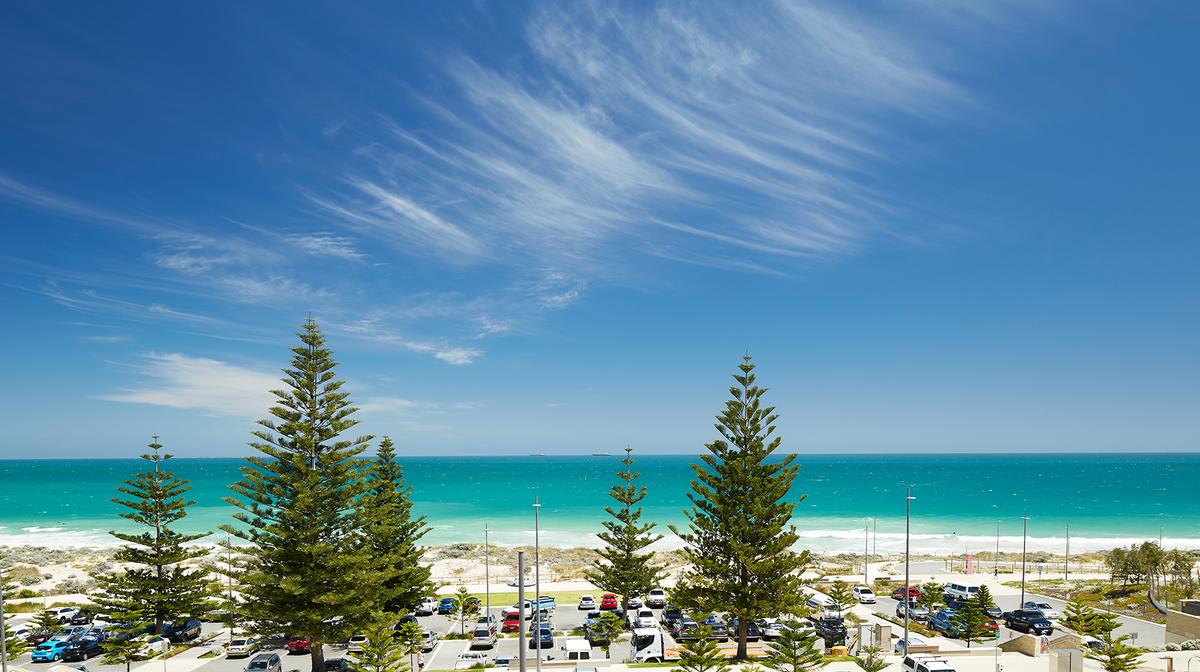 Modern Apartment Escape Steps from Scarborough Beach near Perth