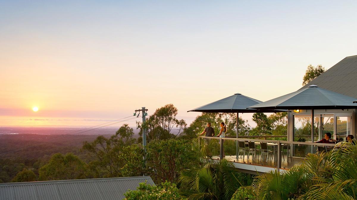 Serene Queensland Hinterland Lodge Retreat with Daily Breakfast & Nightly Drink