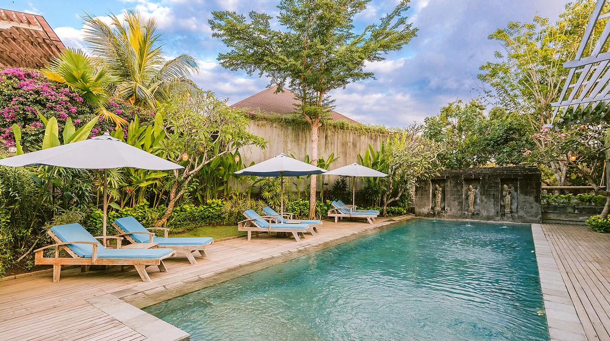 Idyllic Nusa Dua Getaway with One-Way Airport Transfer, Balinese Massage & Daily Breakfast