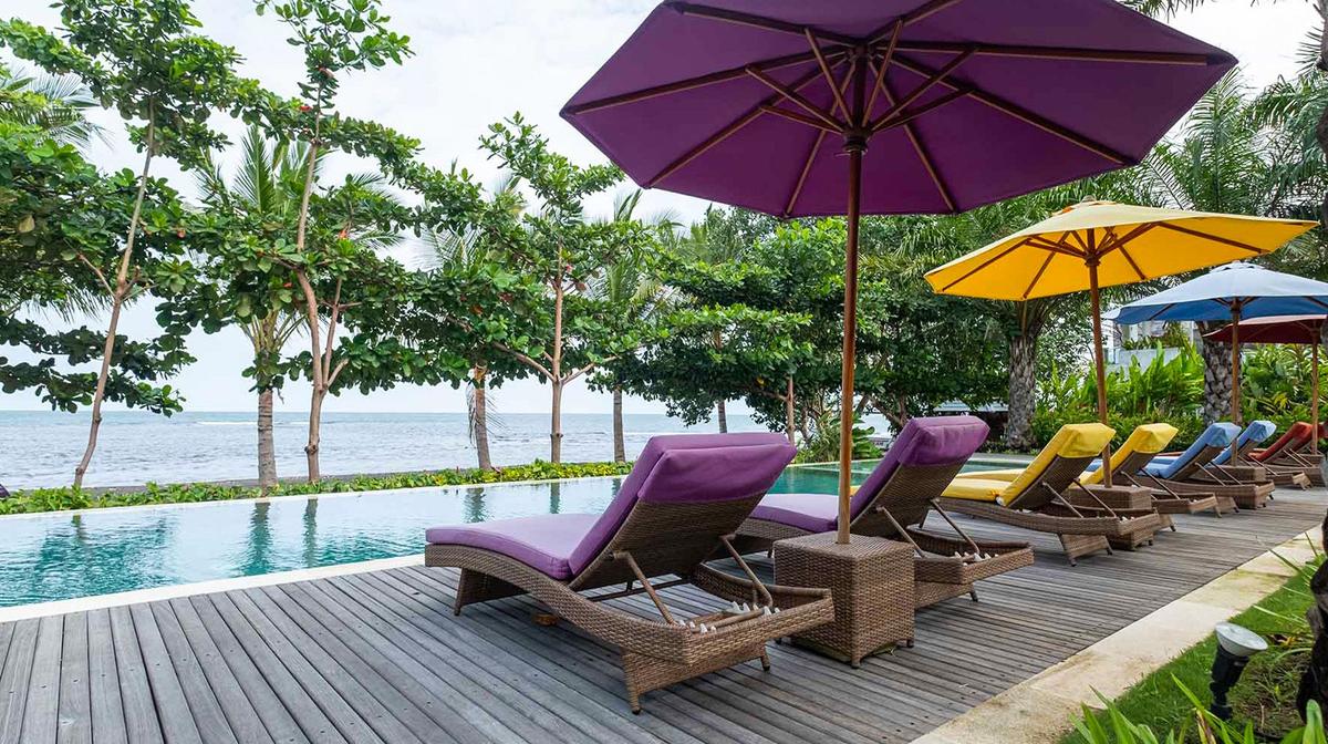 Peaceful North Bali Private Pool Villas with Daily Breakfast, Nightly Dinner, Cocktails & Dolphin Tour