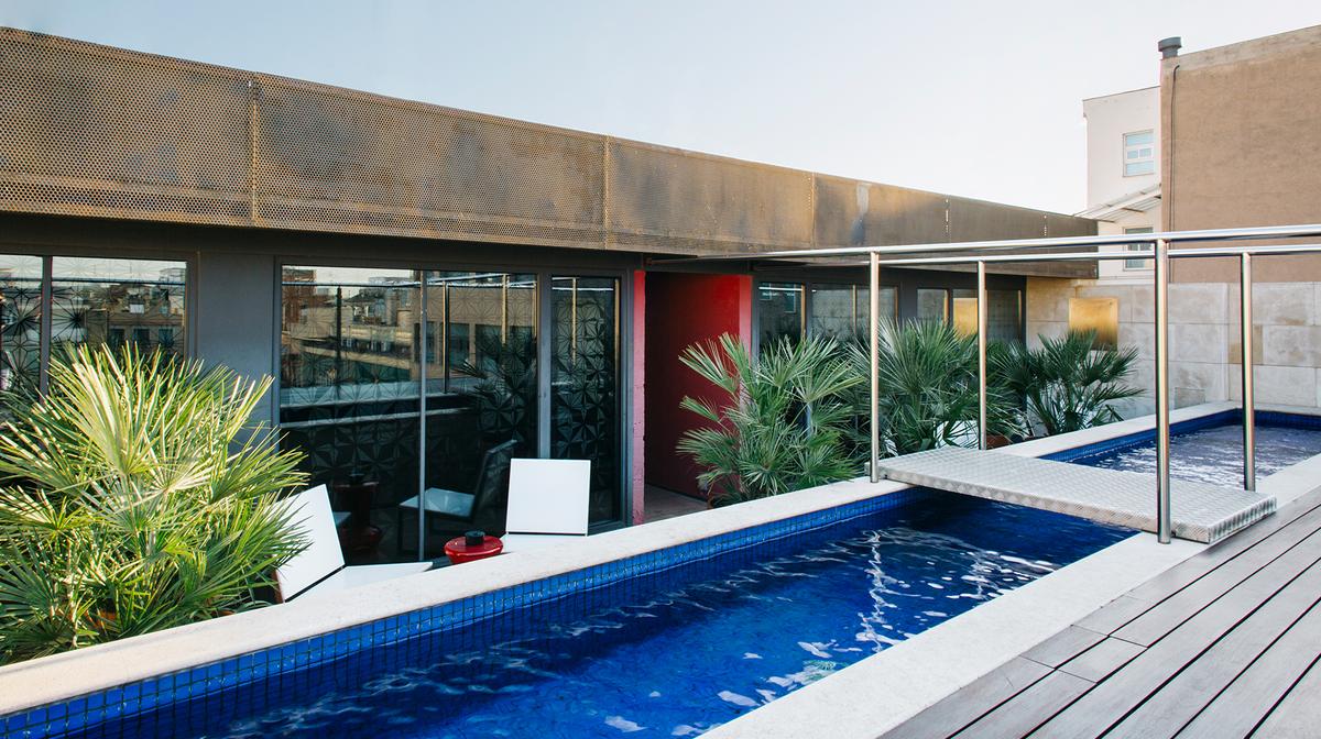 Sophisticated Central Barcelona Escape with Rooftop Pool Bar 