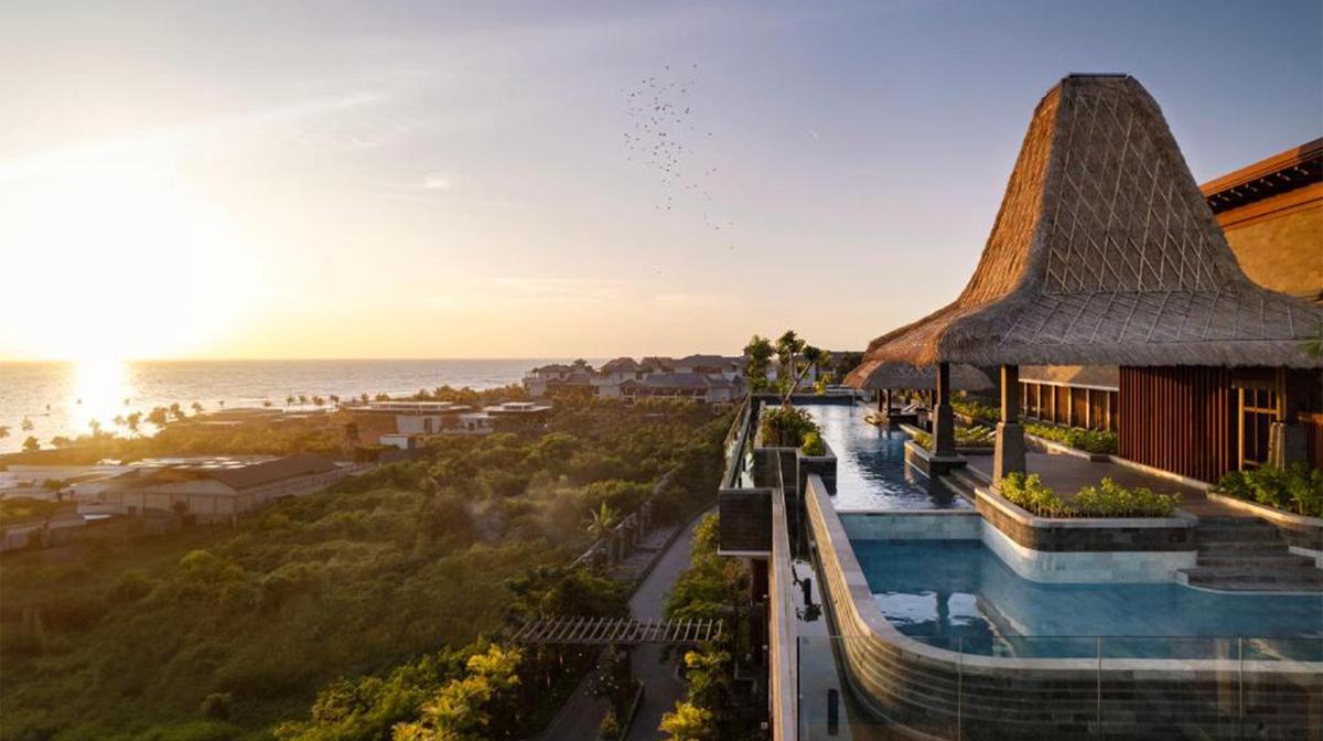 Relaxed Bali Escape Just Five Minutes from Canggu Beach with Fusion Restaurant, Rooftop Infinity Pool & Bar