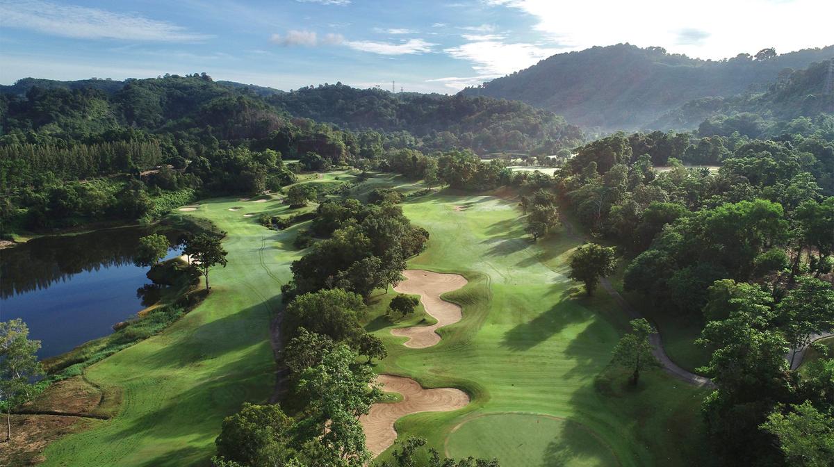 Phuket: Six-Day Golfing Tour with Five-Star Beachside Stay, Sports Massage & Four Championship 18-Hole Caddie Rounds