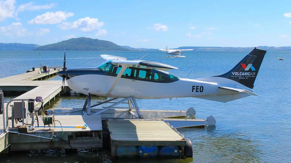 Rotorua: Scenic Crater Lakes Sea Plane Flight & Rotoiti Hot Pools Experience