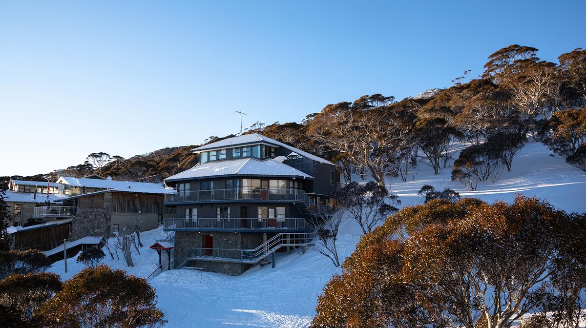 Kosciuszko National Park Alpine Lodge with Three-Day Lift Pass, Oversnow Transfers & Daily Breakfast