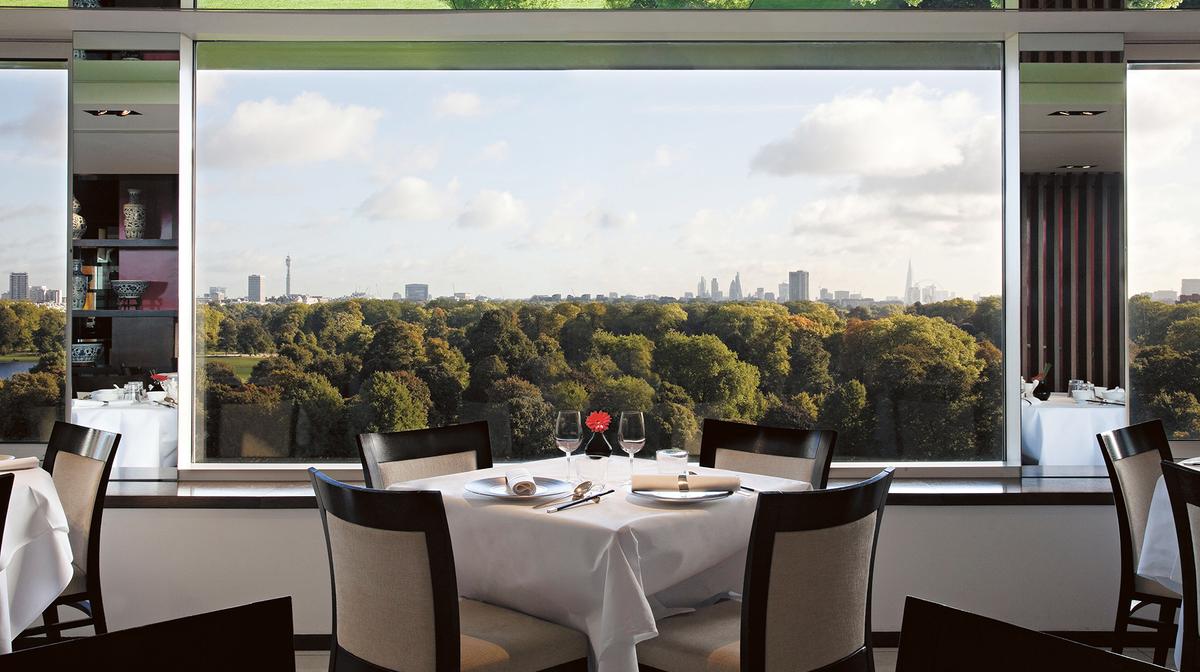 Five-Star Kensington Gardens Bliss with Upscale Piano Bar