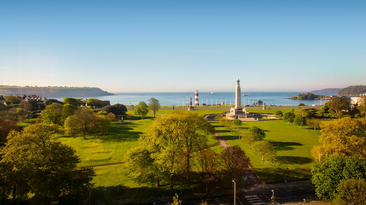 UK Plymouth Seaside Escape Overlooking Hoe Park