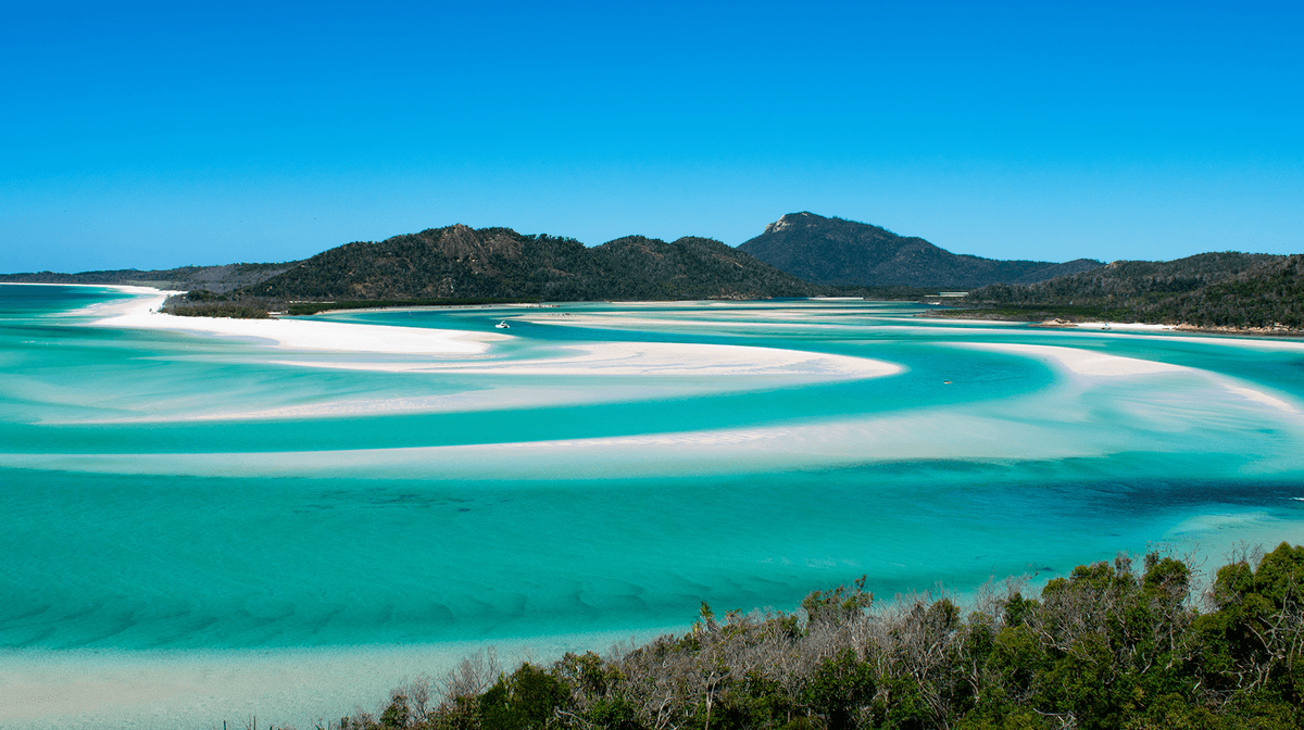 Whitsundays Self-Contained Airlie Beach Apartments with Daily Breakfast & Nightly Drinks