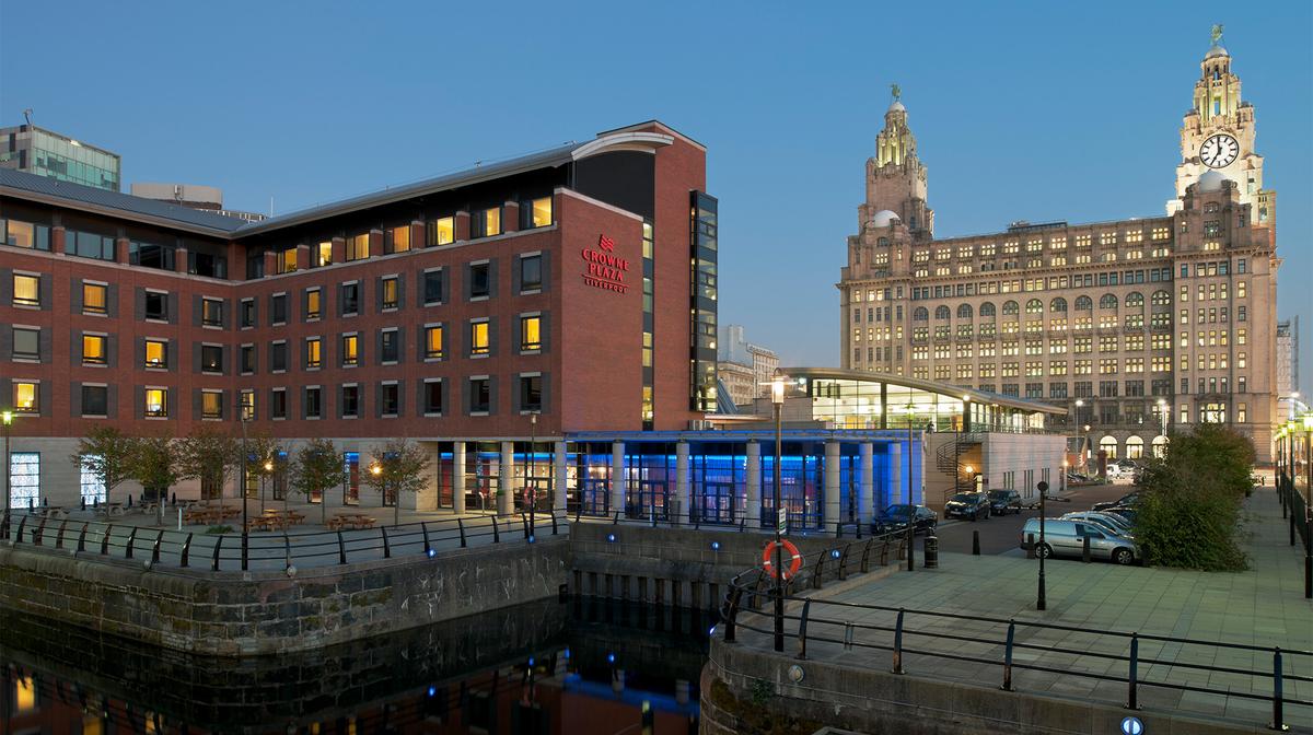 UK: Urban Liverpool Retreat Opposite Lime Street Station