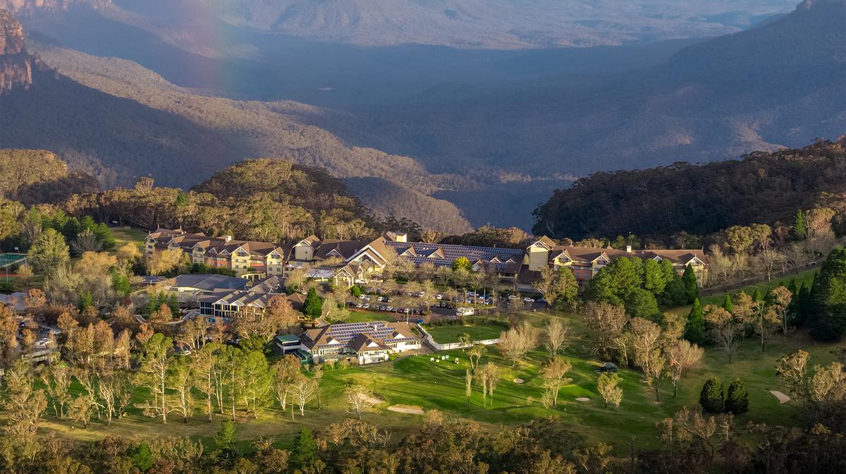 Blue Mountains Boutique MGallery Retreat with Daily Breakfast & Nightly Drinks