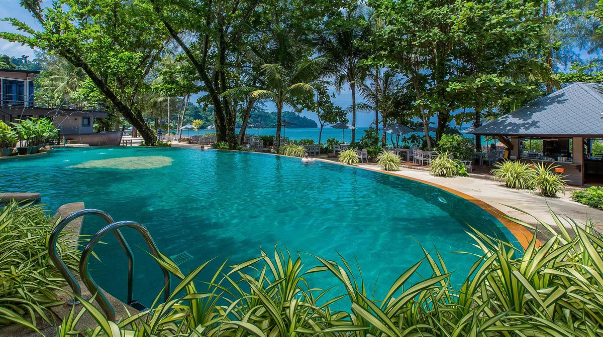 Khao Lak Beachfront Retreat with Daily Breakfast & Nightly Cocktails 