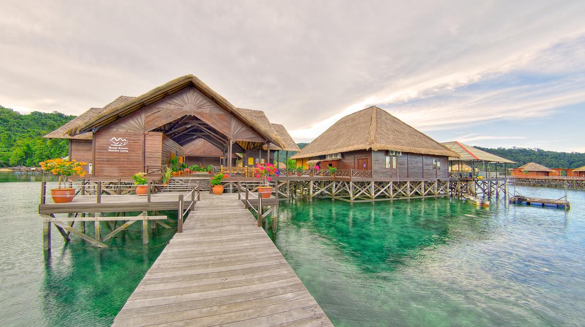 Five-Star Malaysia Borneo Oceanfront Paradise with Overwater Villas