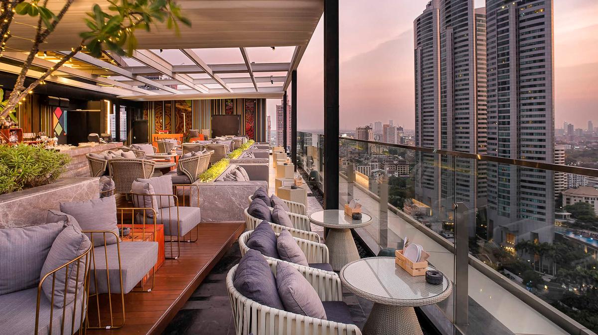 Sophisticated Bangkok Novotel Escape in the Heart of Sukhumvit with Infinity Pool, Rooftop Bar & Onsite Dining