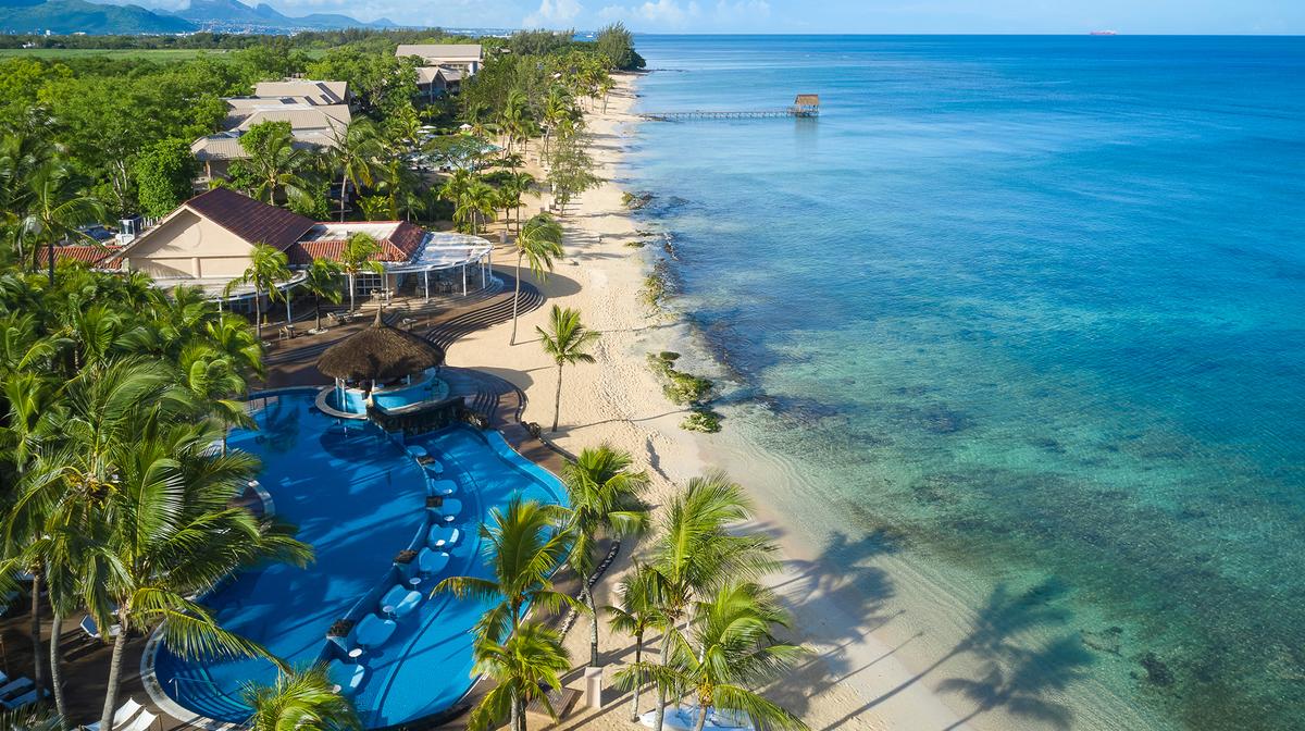 Mauritius Oceanfront Bliss with Daily Breakfast, Nightly Dinner & US$100 Dining Credit