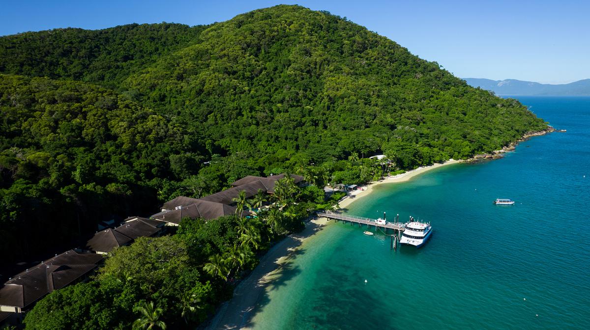 Fitzroy Island Oasis: Great Barrier Reef Suites & Villas with Daily Breakfast & Return Ferry Transfers