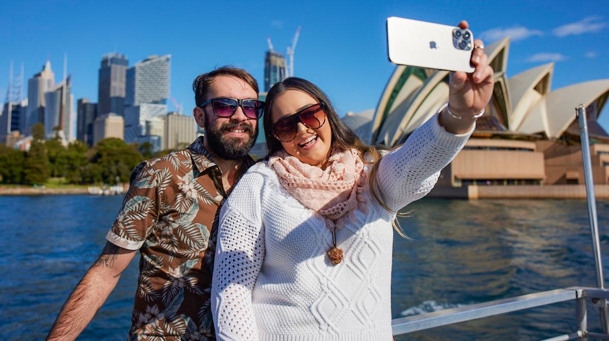 Sydney: Sightseeing Sydney Harbour Cruise with Buffet Lunch